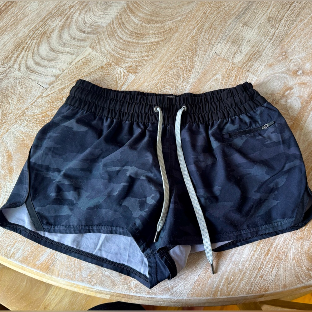 Vuori camo running shorts